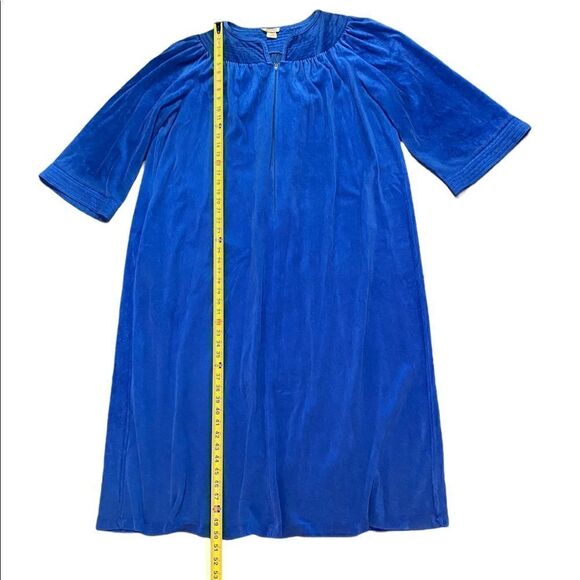 VINTAGE Rainbow Fashions Womens Bathrobe Blue Velvety Velore Zippered Size Large - Picture 10 of 12